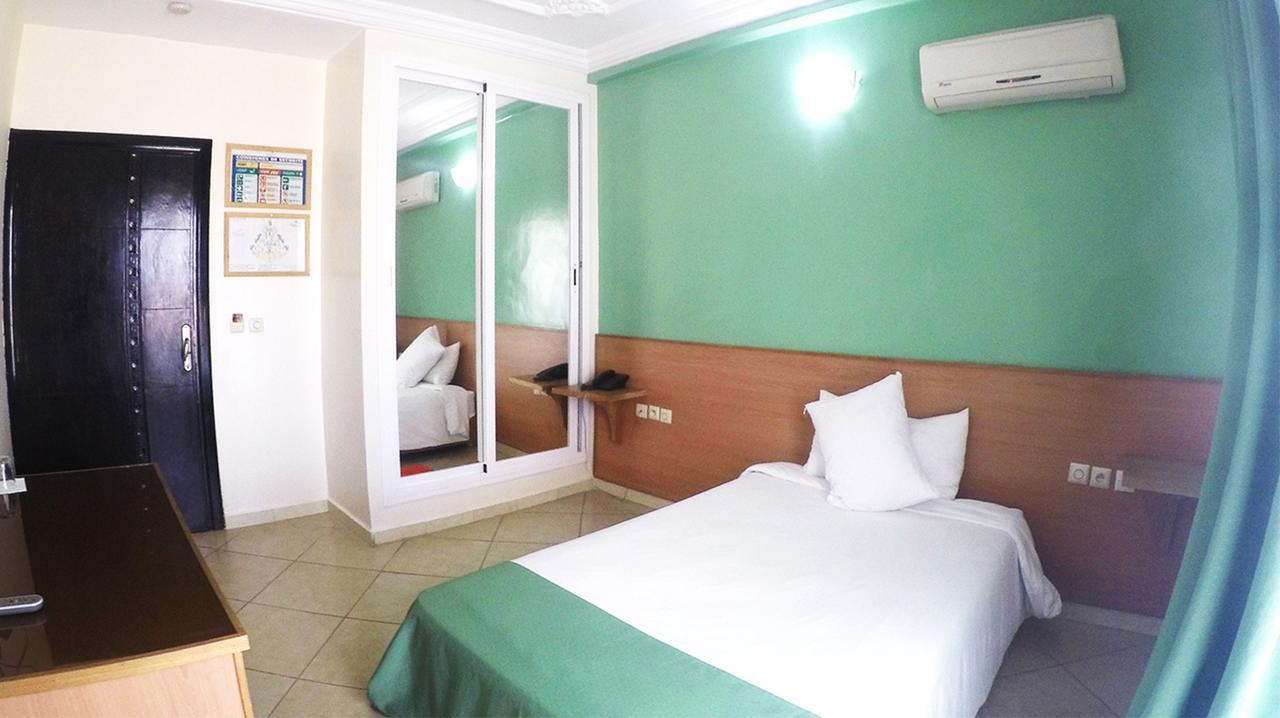 Hotel Aymen Sidi Slimane Extérieur photo